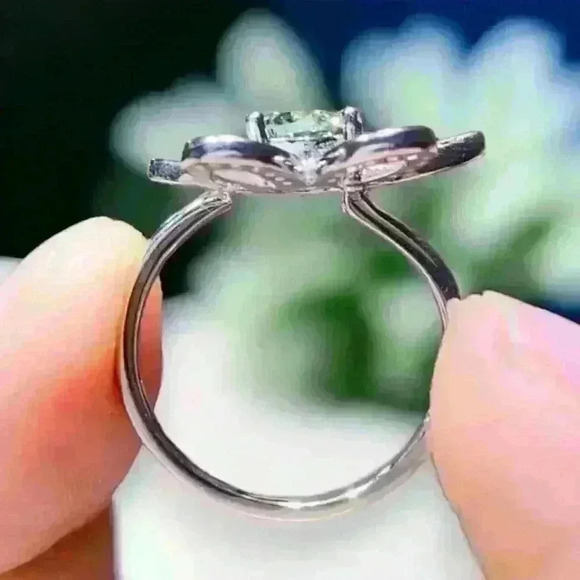 🆕️Moissanite Flower Adjustable Ring Platinum Plated S925 Silver Certified 1CT - Picture 6 of 17